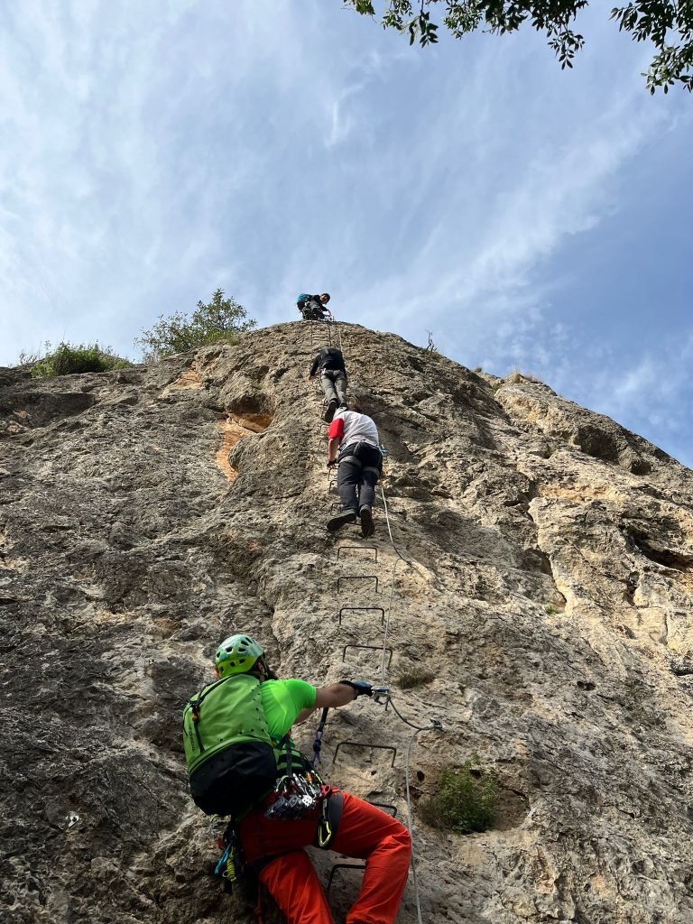 vías ferratas, escalada, senderismo, cuenca, que hacer en cuenca, turismo activo, Vía ferrata roca del molí