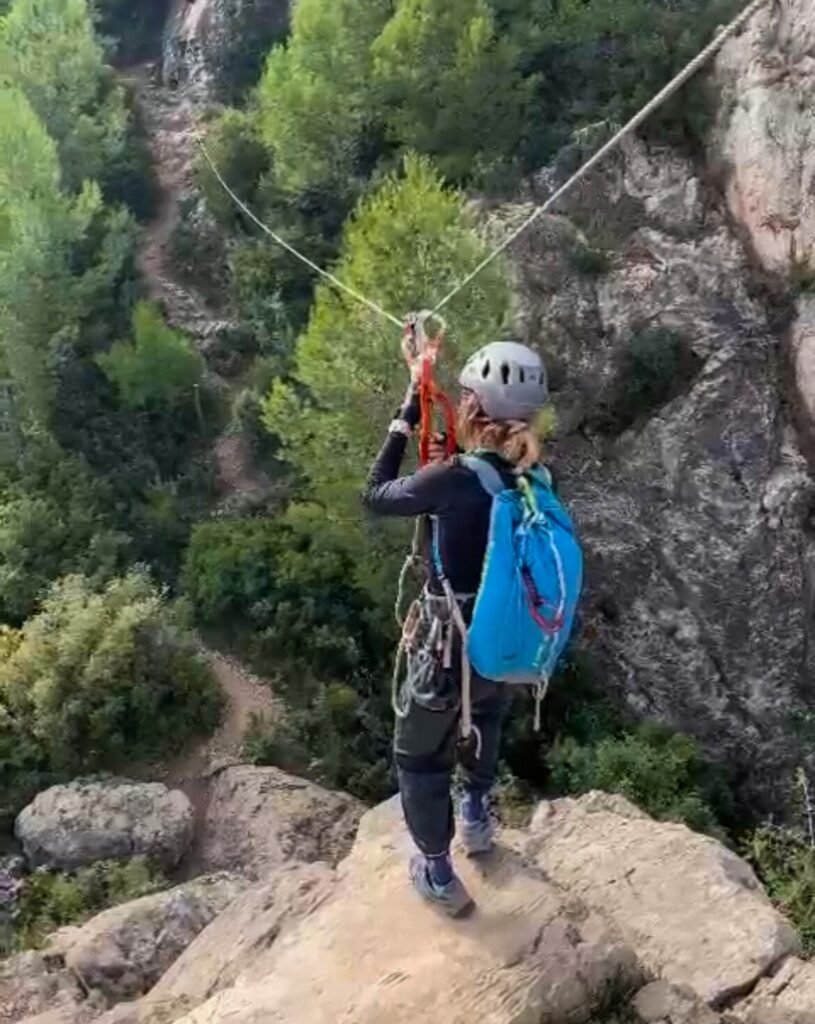 vías ferratas, escalada, senderismo, cuenca, que hacer en cuenca, turismo activo, vía ferrata roca del molí