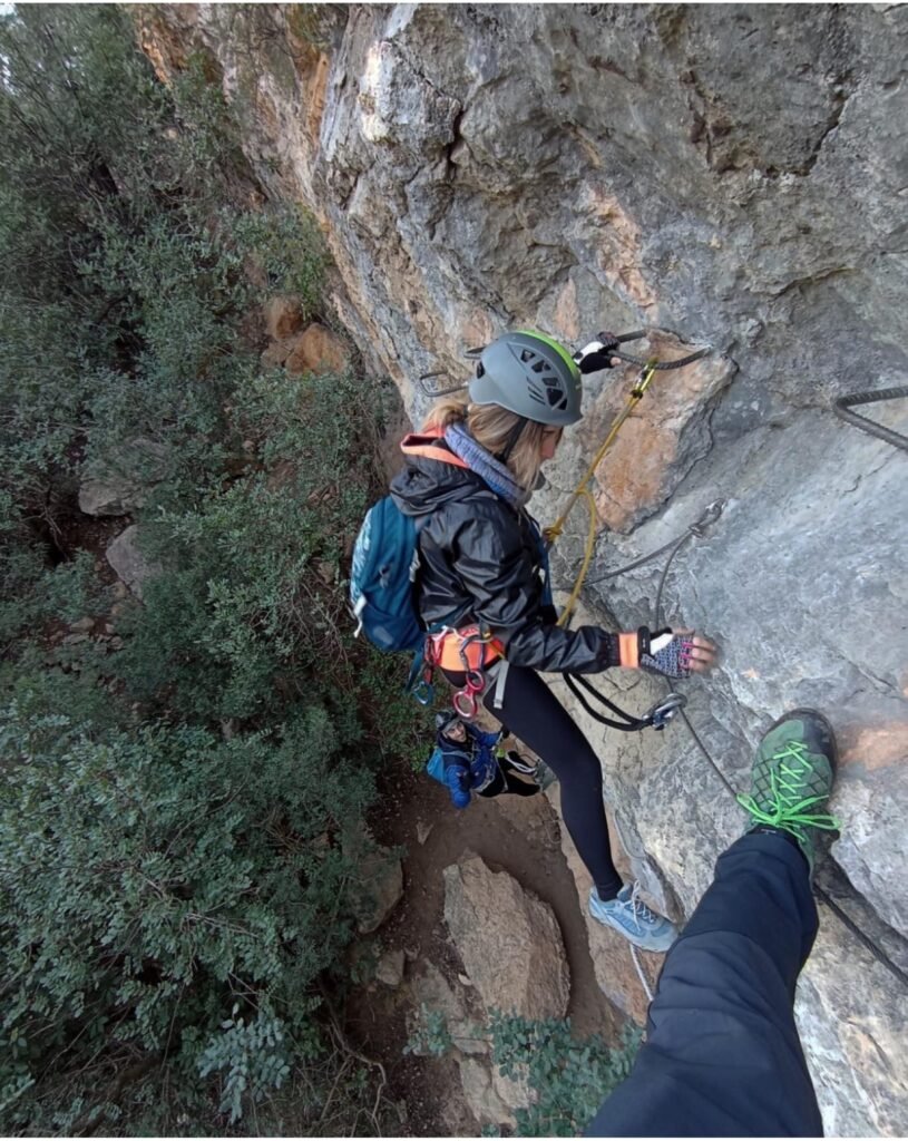 vías ferratas, escalada, senderismo, cuenca, que hacer en cuenca, turismo activo, vía ferrata los fresnos