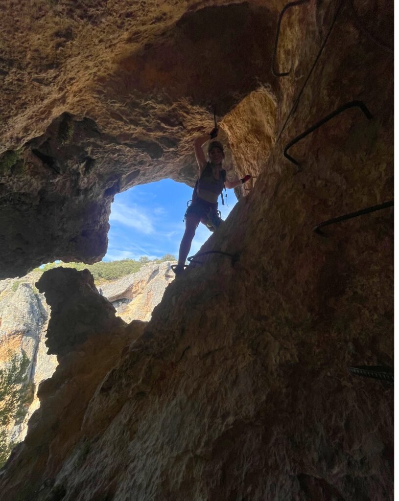 vías ferratas, escalada, senderismo, cuenca, que hacer en cuenca, turismo activo, vía ferrata el ventano del diablo